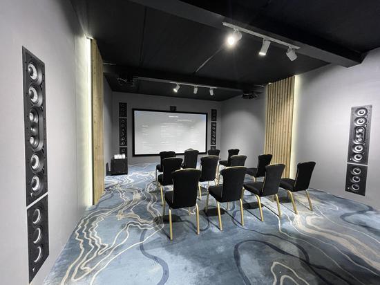 Utopia定制影院系统演示室