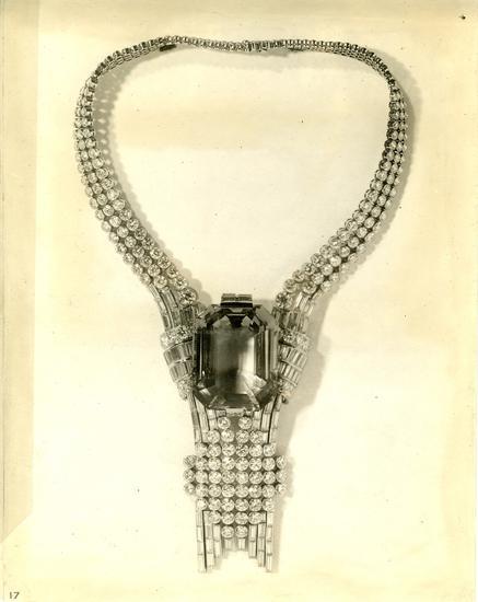 镶嵌海蓝宝石及钻石的1939年世博会典藏项链,来自蒂芙尼古董珍藏库