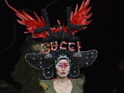 胡社光中国时装周秀场恶搞Gucci、Chanel？