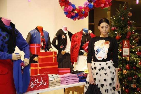 连卡佛个人形象顾问精选圣诞休闲着装-女模