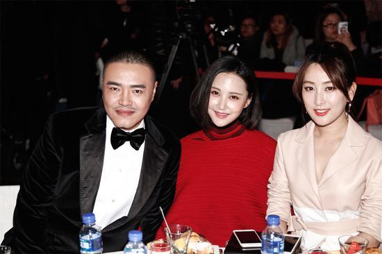 张帅与张歆艺、马苏合影
