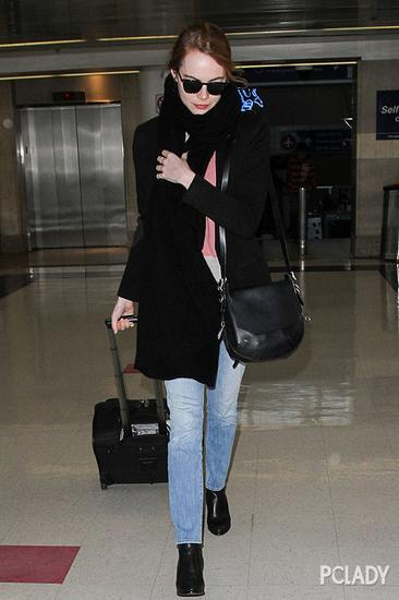 艾玛-斯通(Emma Stone)机场街拍