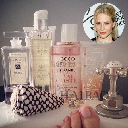 名媛波比·迪瓦伊 (Poppy Delevingne) 化妆桌