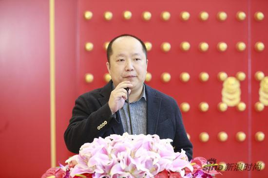千叶珠宝董事长兼总裁林明杰在仪式上讲话