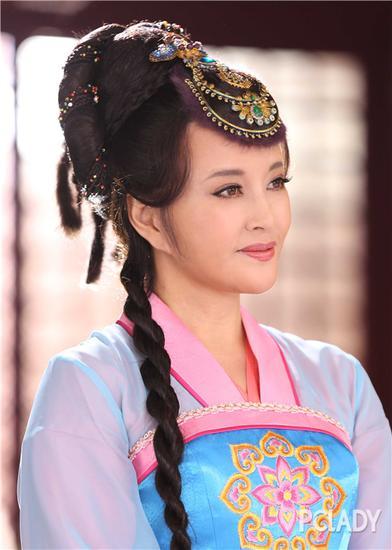 《隋唐英雄3》里,晓庆姐姐继续扮演16岁的少女