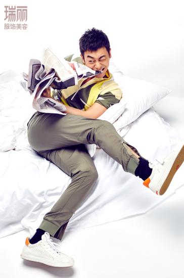 朱亚文戴珂兰“天生一对”登《瑞丽》 示爱沈佳妮