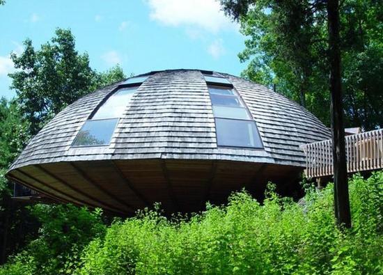 宇宙飞船式森林木屋