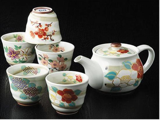 有田烧四季主题茶具(4127日元)