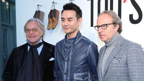 王凯皮衣亮相预览