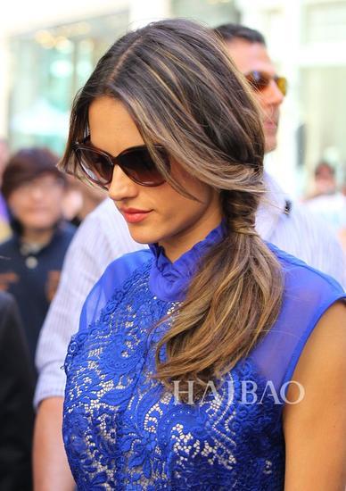 亚历山大·安布罗休 (Alessandra Ambrosio)