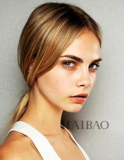 卡拉·迪瓦伊 (Cara Delevingne)
