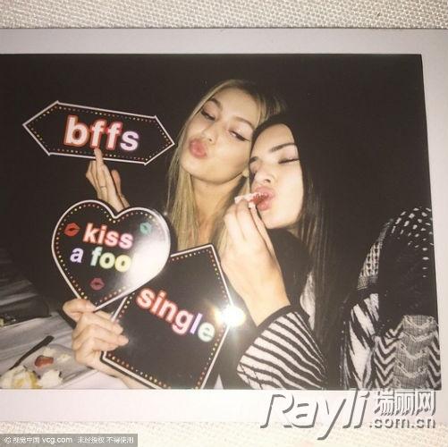 Kendall Jenner & Gigi Hadid私照