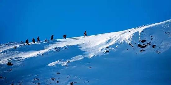 登山