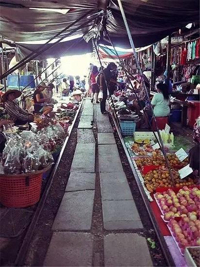 美功铁道市场