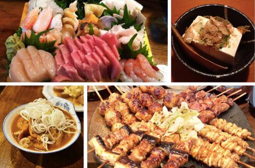 居酒屋的食物多以刺身、关东煮、味增汤、烤鸡肉串等小食为主