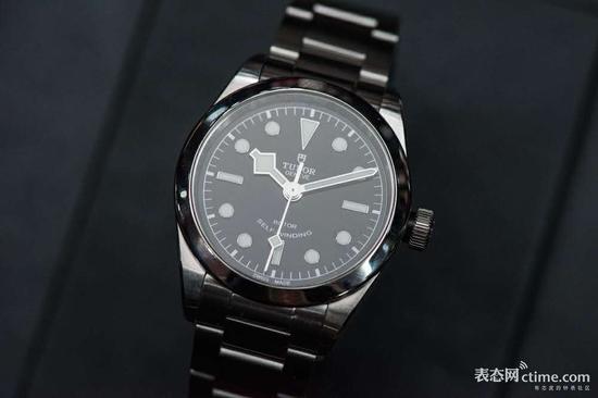 另一新款帝舵Black Bay去掉外圈,表径36mm,售价约合人民币1万6