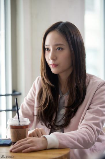 妹妹Krystal郑秀晶