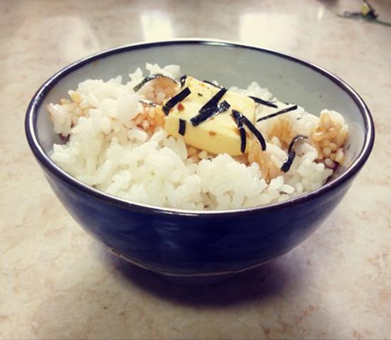 黄油拌饭