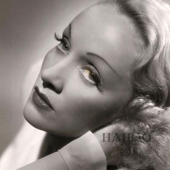玛琳·黛德丽 (Marlene Dietrich)