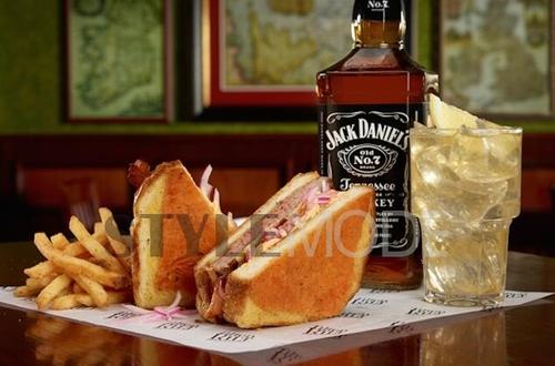 烤奶酪三明治,Tilted Kilt The LINQ