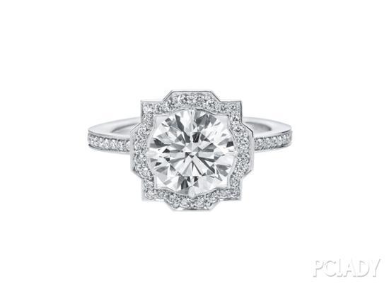 海瑞温斯顿 Belle by Harry Winston™系列极细微密钉镶嵌圆形明亮式切工钻石订婚戒指