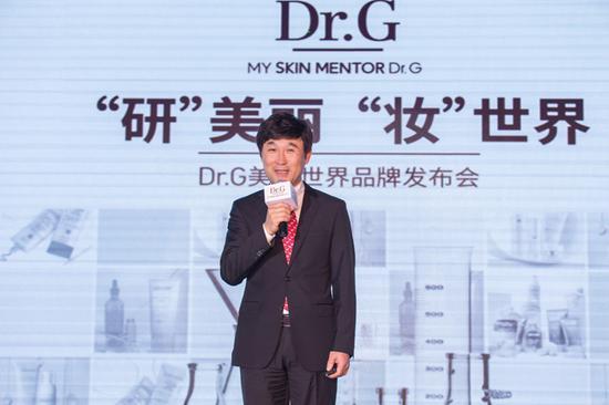 活动开始,安博士上台叙述与Dr.G的前世今生