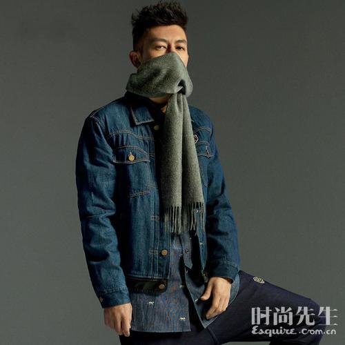 陈冠希 深色牛仔外套