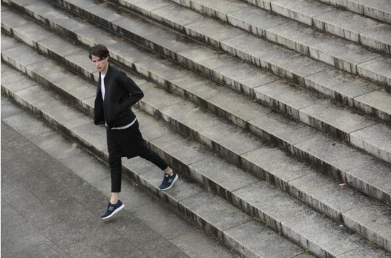 Vazee 530藏青色模特图