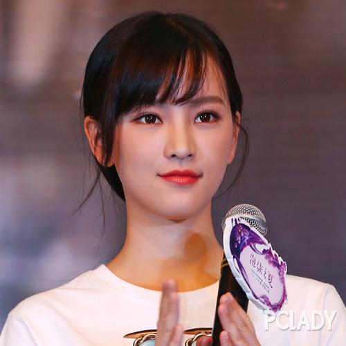 校花拒绝蜡质感妆容