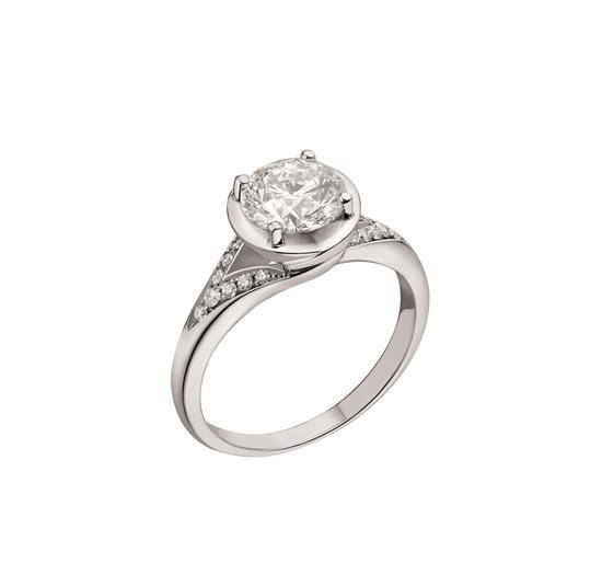 BVLGARI宝格丽Bridal系列“遇见•爱”订婚戒指