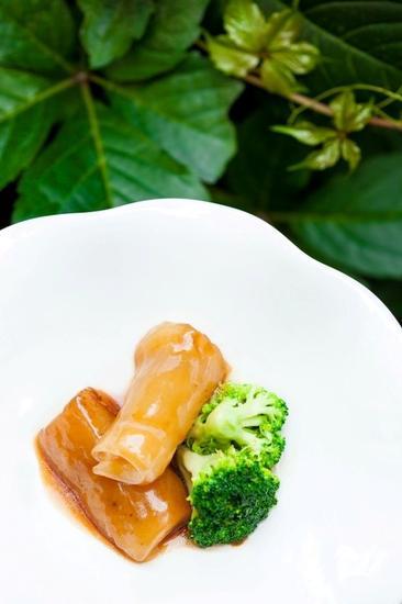 花胶海参烩自家豆腐时蔬