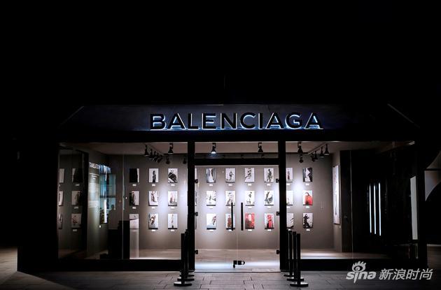 BALENCIAGA《TRANSLATION》摄影展