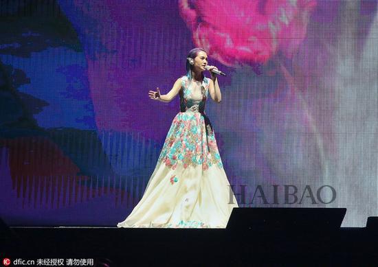 《爱最大,我们都一样》公益演唱会:杨丞琳 (Rainie Yang)