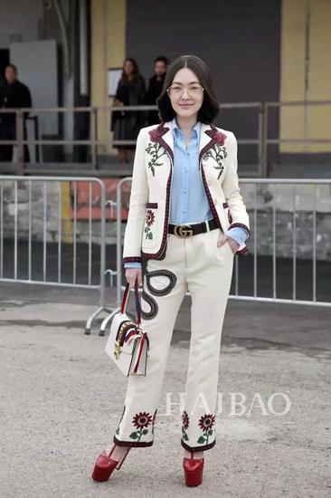 小S-徐熙娣身着古驰 (Gucci) 2016春夏系列现身2016秋冬米兰时装周Gucci秀场