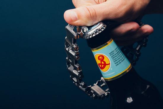 当男人被喝酒的时候开不了瓶盖逼急了