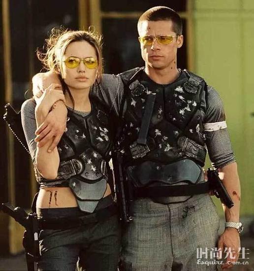 其实黄色颜色的眼镜早在2005年《史密斯夫妇》当中就曾出现过