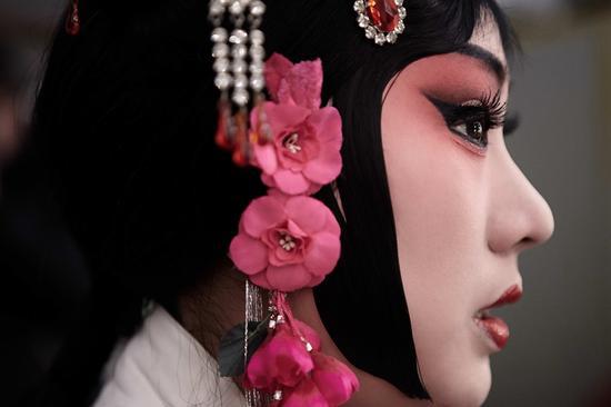 美,是昆曲的核心所在。然而沈昳丽所演绎的美,渐渐被当今世界冷落。