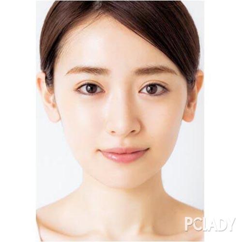 妆不能太浓,但是一定要化妆