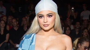 金小妹凯莉秀丰满豪乳