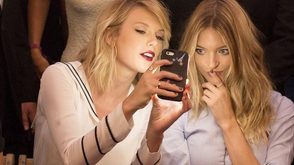 霉霉看秀玩自拍