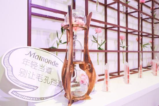 现场芍药花露供嘉宾品尝