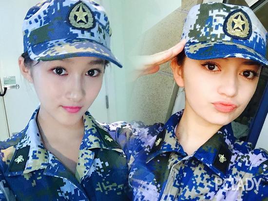 军训是颜值灾难? 关晓彤和她的同学就能美炸天