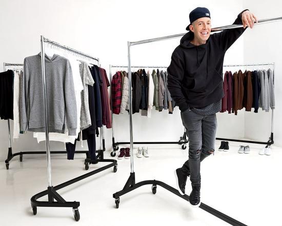 设计师John Elliott