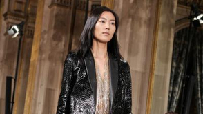 刘雯巴黎霸气首秀