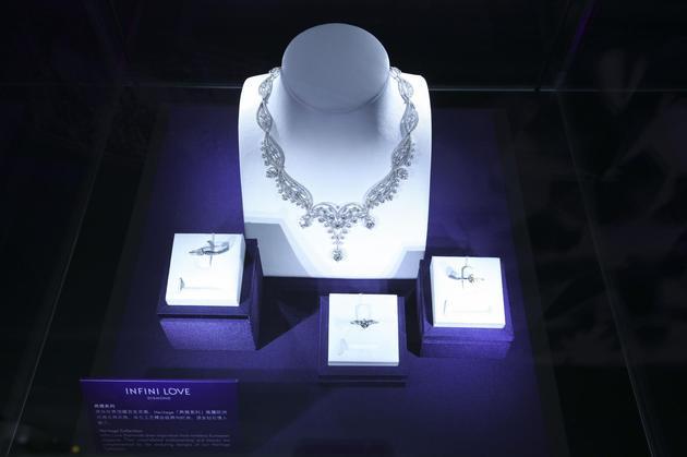 周生生Infini Love Diamond‘全爱钻’典雅系列钻饰