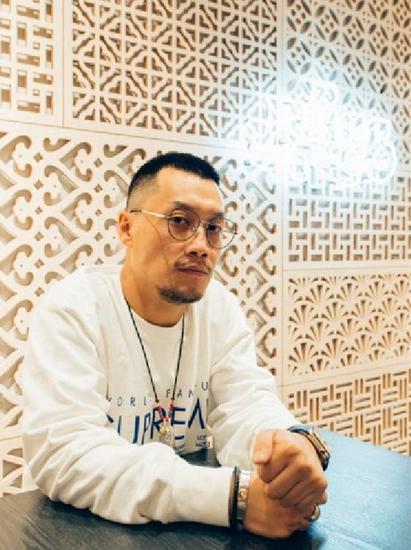 携手时尚达人,定位专属牛仔风格