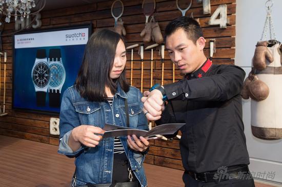 媒体参观和试戴斯沃琪装置51金属金属系列