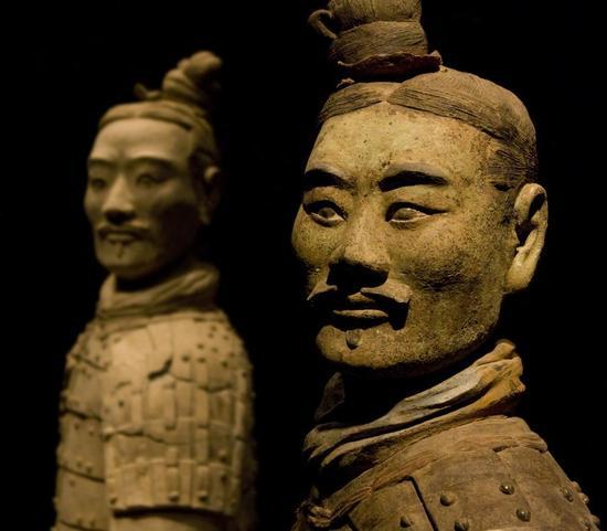 给脖颈遮遮风,比多穿一件毛衣更温暖