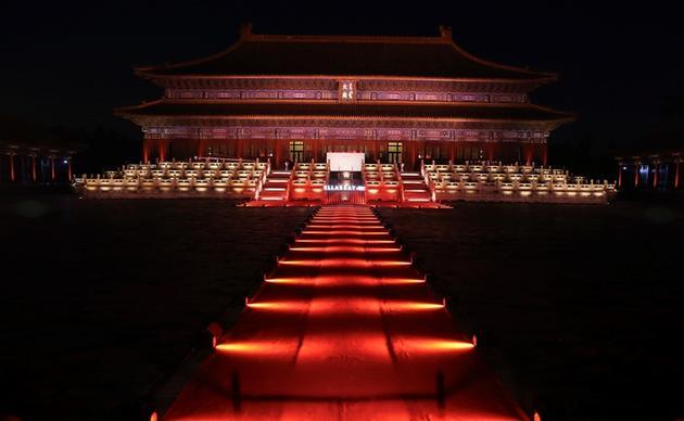 太庙为歌力思塑就了有史以来最恢弘的秀场背景