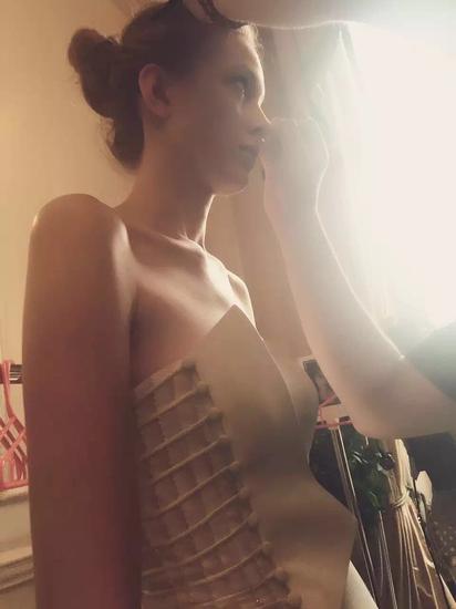 舒淇穿X.LANDO最新裤装婚纱现身宝格丽活动 女神婚后衣品更高